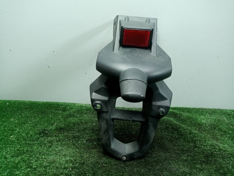 Recambio de carenado trasero para hyosung gt 650i referencia OEM IAM 63111H99700 PORTA.MATRICULAS 