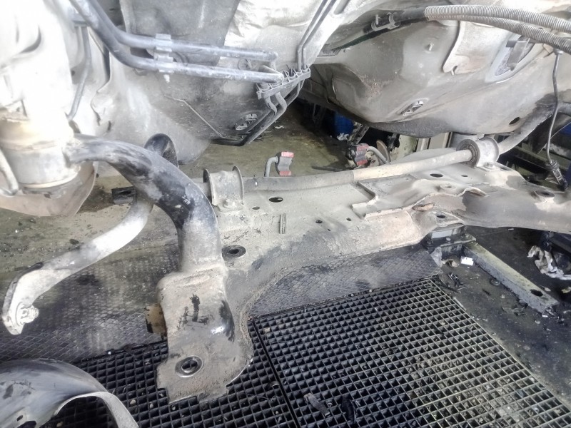 Recambio de barra estabilizadora delantera para ford kuga (cbv) 2.0 tdci cat referencia OEM IAM   