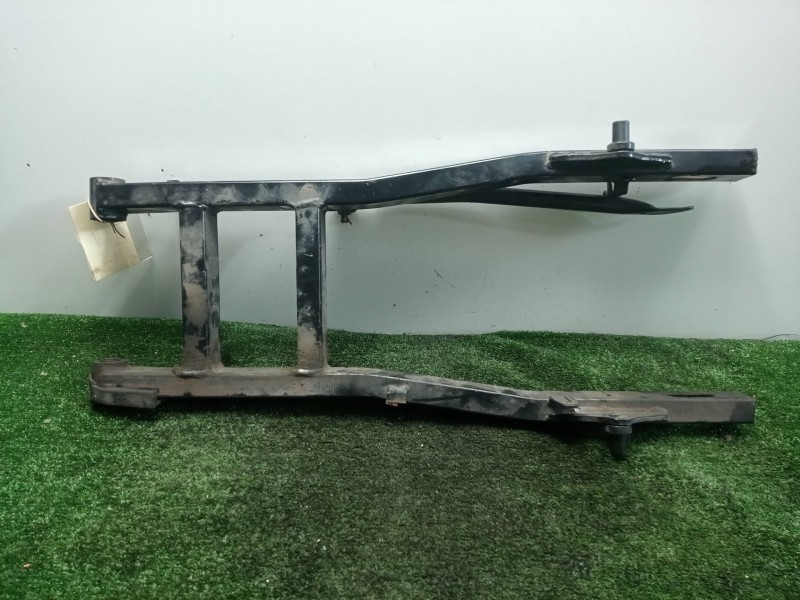 Recambio de basculante para keeway superlight 125 referencia OEM IAM 53100K2GP001  