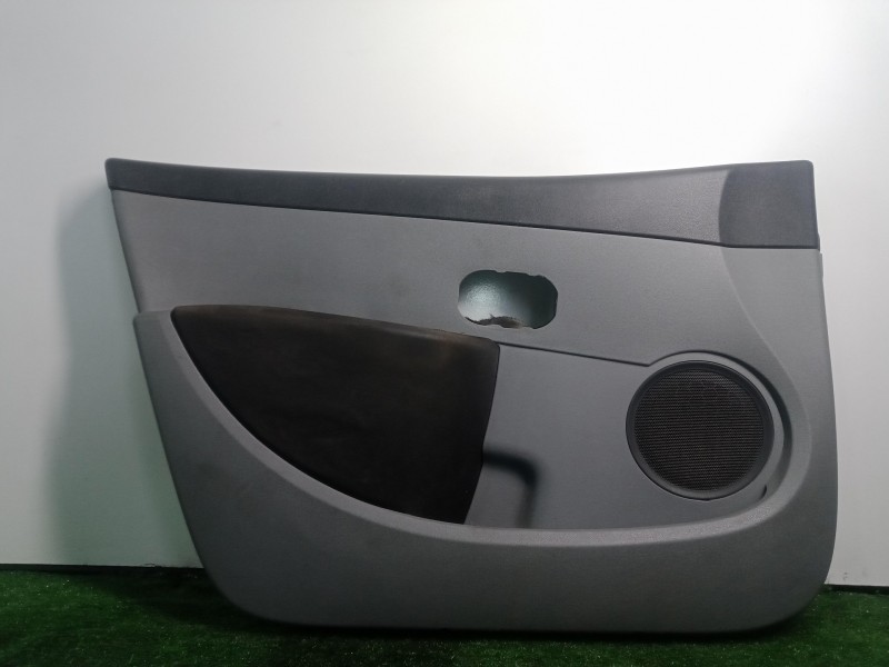 Recambio de guarnecido puerta delantera izquierda para renault clio iii 1.2 referencia OEM IAM 8200293523G - 8200293525G  
