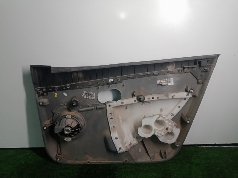 Recambio de guarnecido puerta delantera izquierda para renault clio iii 1.2 referencia OEM IAM 8200293523G - 8200293525G  