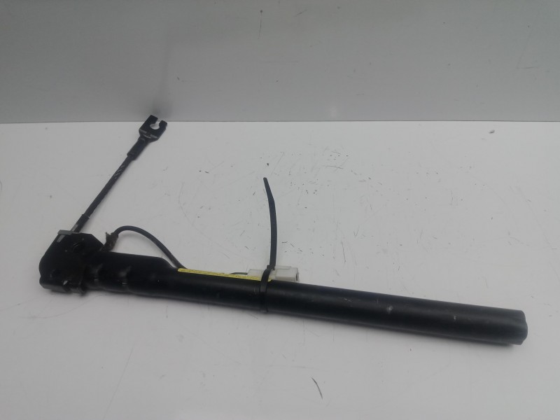 Recambio de pretensor airbag izquierdo para renault clio iii 1.2 referencia OEM IAM 8200454686 2.PINES 