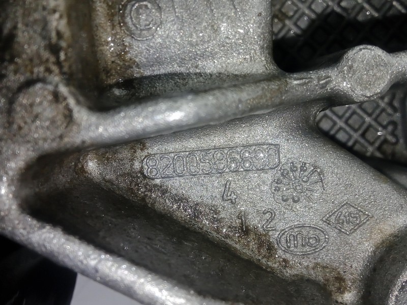 Recambio de soporte motor para renault clio iii 1.2 referencia OEM IAM 8200586890  