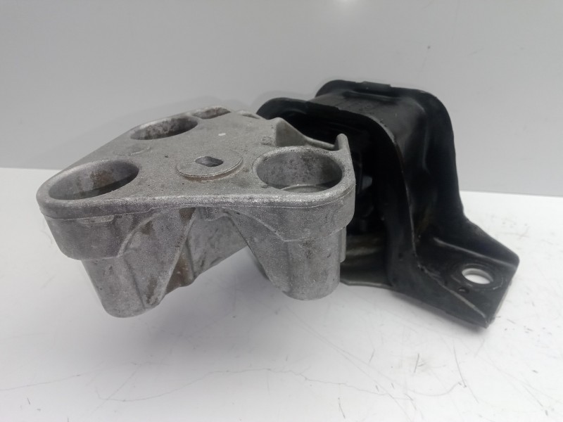 Recambio de soporte motor para renault clio iii 1.2 referencia OEM IAM 8200586890  