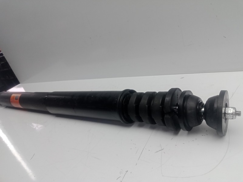 Recambio de amortiguador trasero izquierdo para renault clio iii 1.2 referencia OEM IAM  TRW 