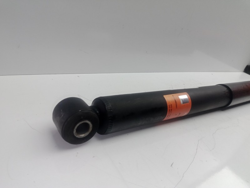 Recambio de amortiguador trasero izquierdo para renault clio iii 1.2 referencia OEM IAM  TRW 