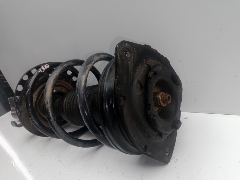 Recambio de amortiguador delantero izquierdo para renault clio iii 1.2 referencia OEM IAM 8200556694  