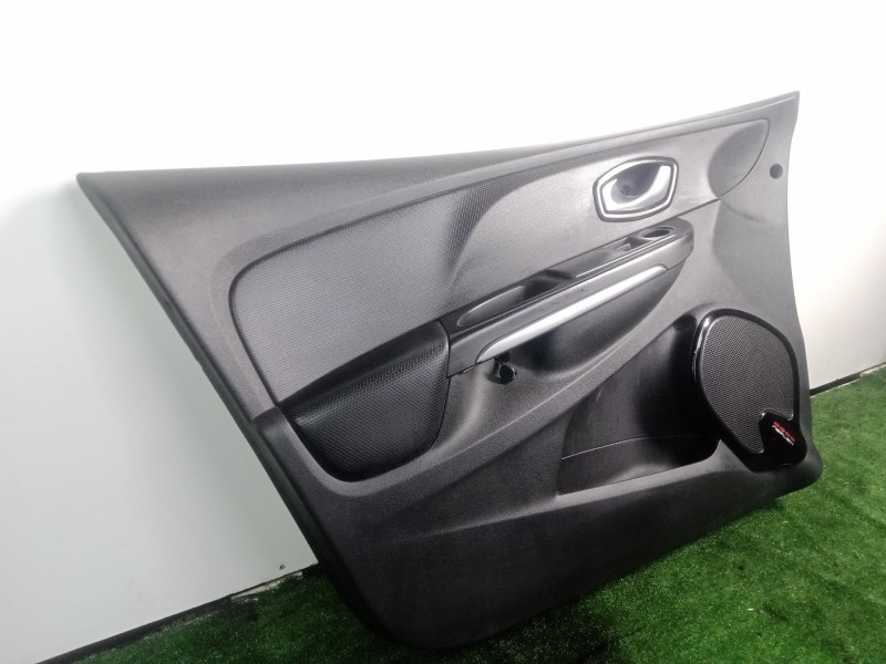 Recambio de guarnecido puerta delantera izquierda para renault clio iv 1.2 16v referencia OEM IAM 809018541R MANETA.INCLUIDA 