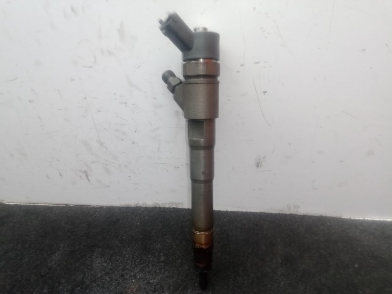 Recambio de inyector para iveco daily vi furgoneta 33s15, 35s15, 35c15 referencia OEM IAM 0445110418 - 504389548  BOSCH