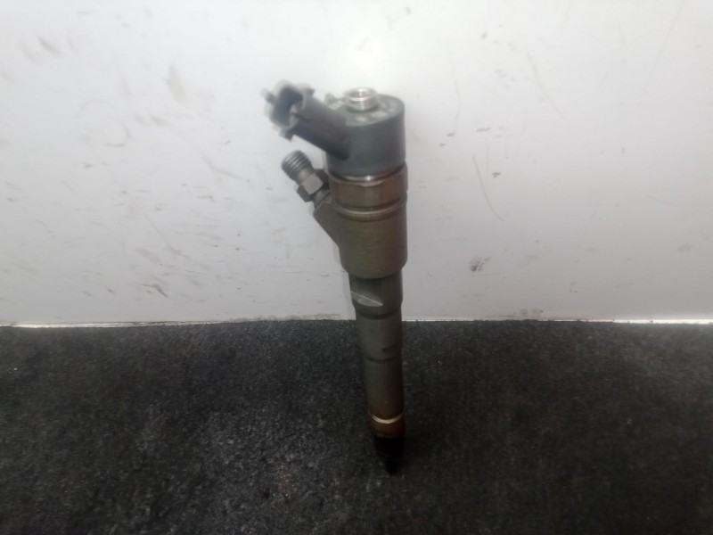 Recambio de inyector para iveco daily vi furgoneta 33s15, 35s15, 35c15 referencia OEM IAM 0445110418 - 504389548  BOSCH