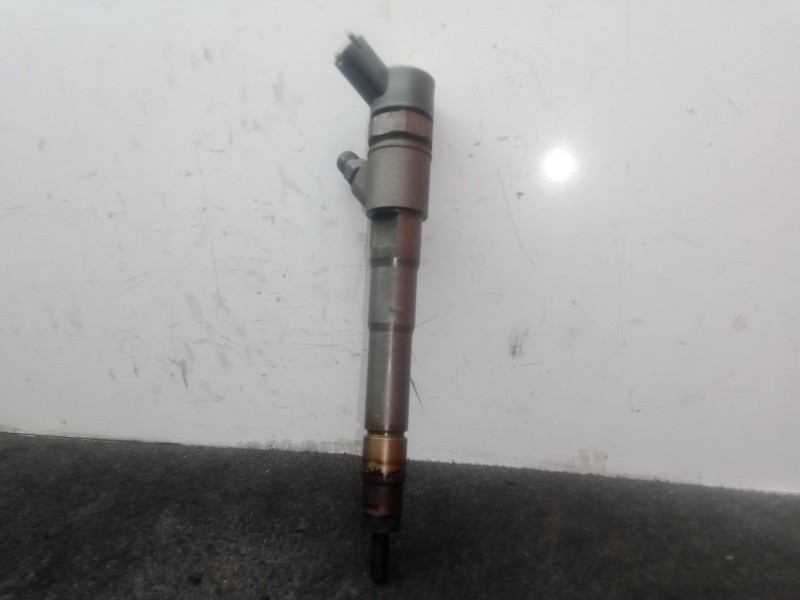 Recambio de inyector para iveco daily vi furgoneta 33s15, 35s15, 35c15 referencia OEM IAM 0445110418 - 504389548  BOSCH