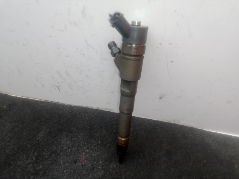 Recambio de inyector para iveco daily vi furgoneta 33s15, 35s15, 35c15 referencia OEM IAM 0445110418 - 504389548  BOSCH