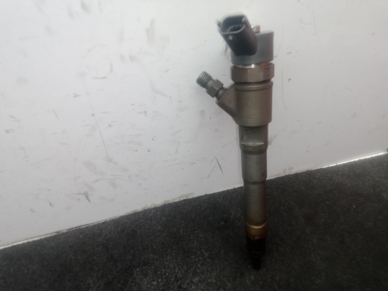 Recambio de inyector para iveco daily vi furgoneta 33s15, 35s15, 35c15 referencia OEM IAM 0445110418 - 504389548  BOSCH