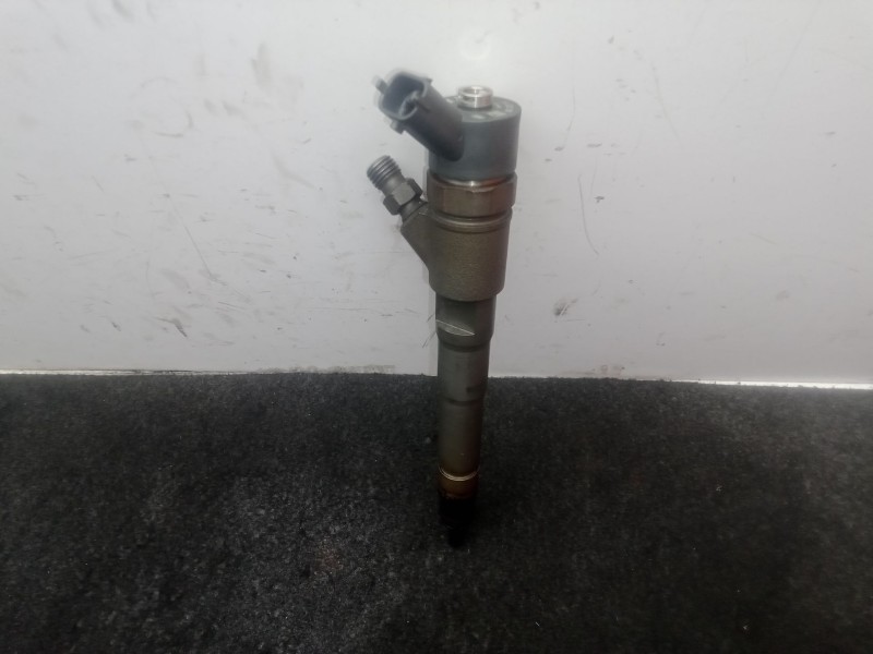 Recambio de inyector para iveco daily vi furgoneta 33s15, 35s15, 35c15 referencia OEM IAM 0445110418 - 504389548  BOSCH