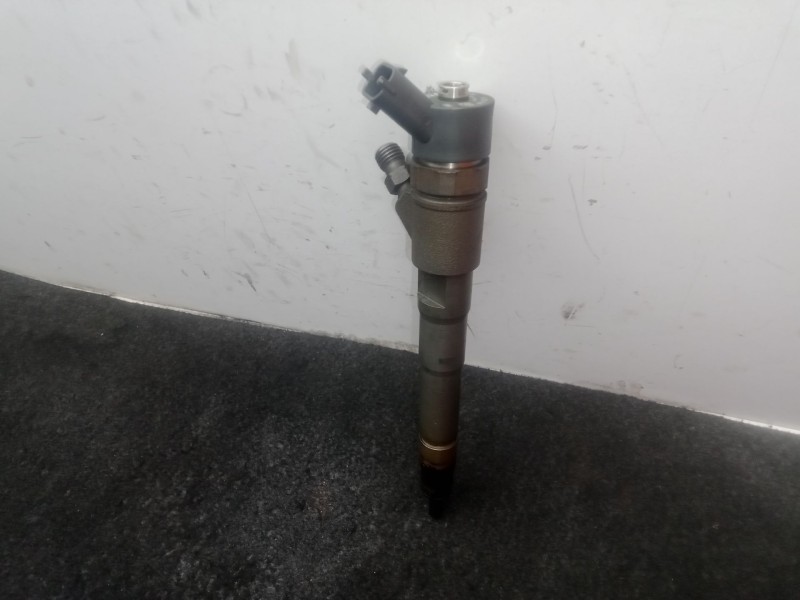 Recambio de inyector para iveco daily vi furgoneta 33s15, 35s15, 35c15 referencia OEM IAM 0445110418 - 504389548  BOSCH