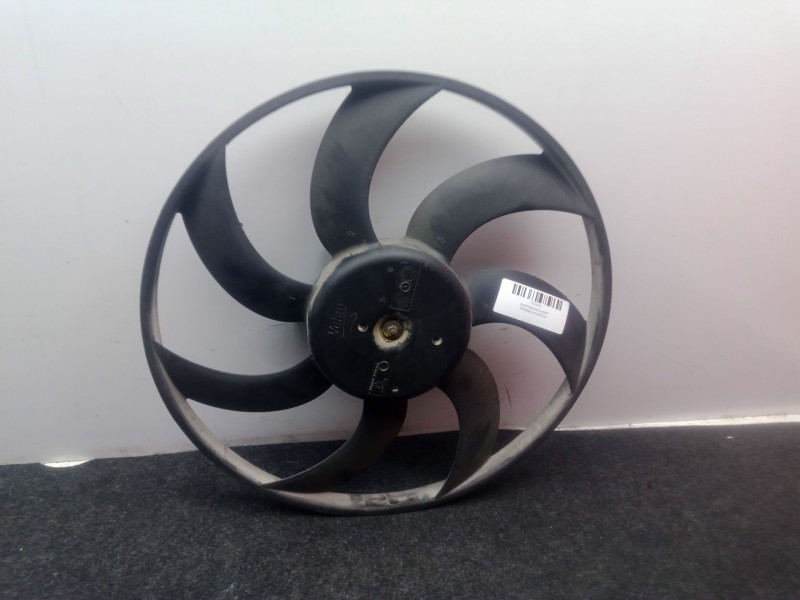 Recambio de electroventilador para citroën c4 cactus 1.5 bluehdi 100 referencia OEM IAM T301719 - 8033M00008 VALEO 