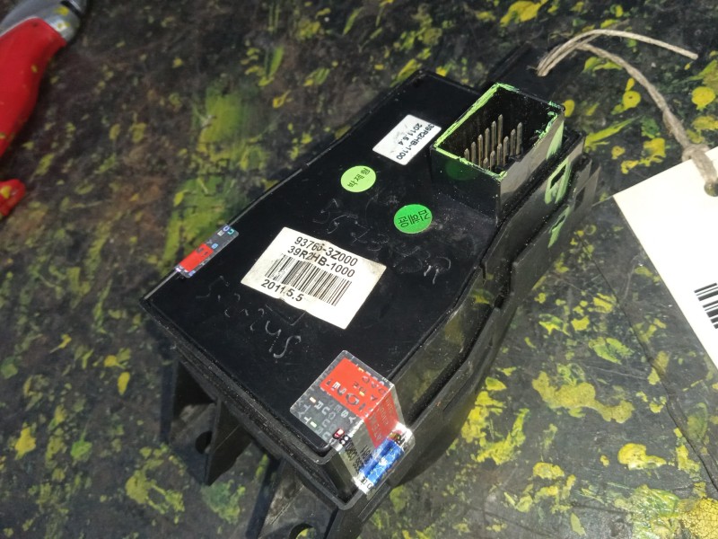 Recambio de palanca freno de mano para hyundai i40 cw 1.7 crdi cat referencia OEM IAM 937663Z000 ELECTRICO 