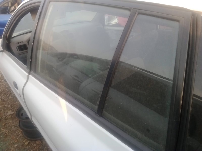 Recambio de luna trasera izquierda para kia rio 1.3 i referencia OEM IAM   