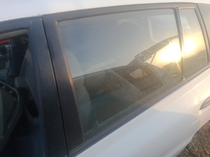 Recambio de luna trasera izquierda para kia rio 1.3 i referencia OEM IAM   