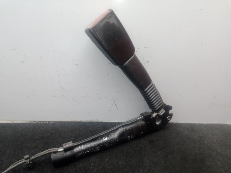 Recambio de pretensor airbag delantero derecho para bmw 1 (e87) 118 d referencia OEM IAM 33037877F - 7126296  