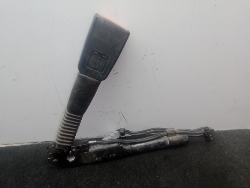 Recambio de pretensor airbag delantero derecho para bmw 1 (e87) 118 d referencia OEM IAM 33037877F - 7126296  