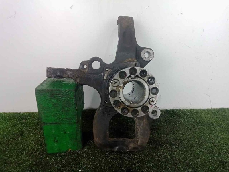 Recambio de mangueta delantera izquierda para mitsubishi galloper (hyundai) 2.5 td cat referencia OEM IAM MR112990  