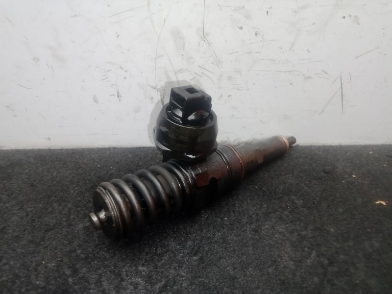 Recambio de inyector para seat ibiza iii (6l1) 1.9 tdi referencia OEM IAM 0414720039 - 038130073AL  BOSCH