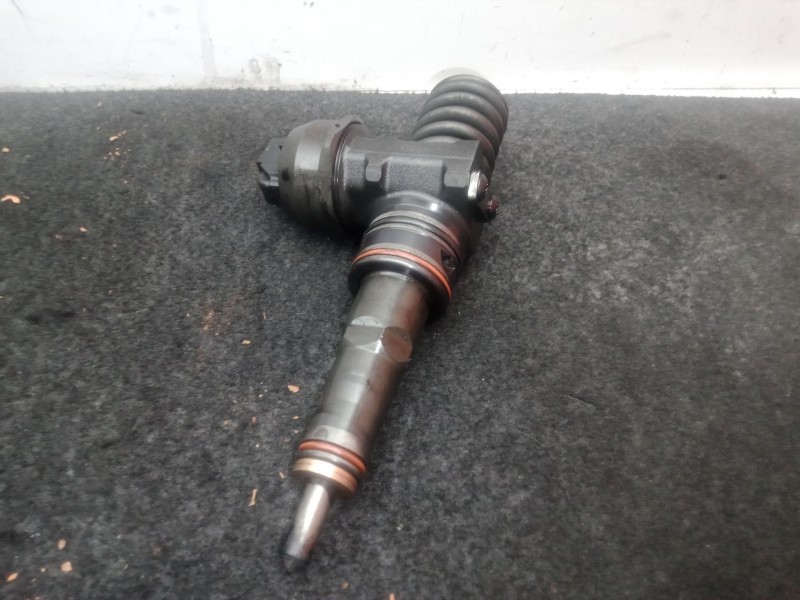 Recambio de inyector para seat ibiza iii (6l1) 1.9 tdi referencia OEM IAM 0414720039 - 038130073AL  BOSCH
