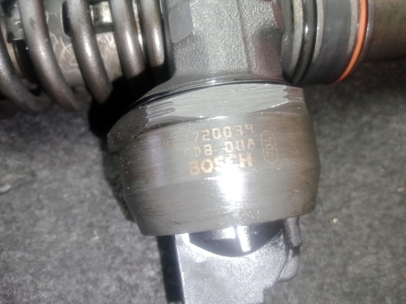 Recambio de inyector para seat ibiza iii (6l1) 1.9 tdi referencia OEM IAM 0414720039 - 038130073AL  BOSCH