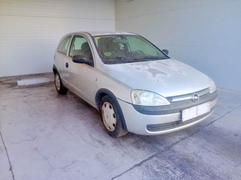 opel corsa c (x01) del año 2003