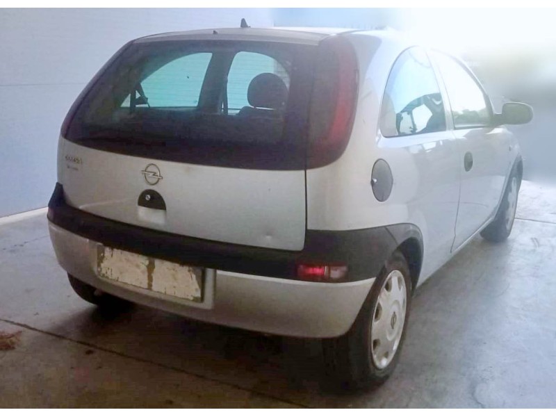 opel corsa c (x01) del año 2003