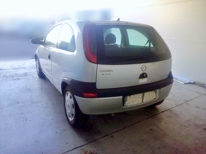 opel corsa c (x01) del año 2003