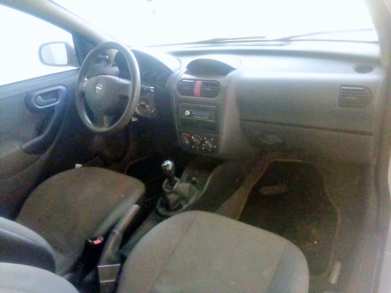 opel corsa c (x01) del año 2003