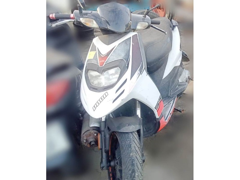 aprilia sr del año 2013