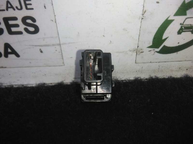 Recambio de interruptor para toyota land cruiser (j15) 3.0 turbodiesel cat referencia OEM IAM 15C073-8472560170 4.PINES CONTROL.