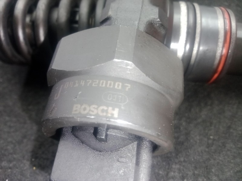Recambio de inyector para volkswagen passat b5 (3b2) 1.9 tdi referencia OEM IAM 038130073F - 0414720007  BOSCH
