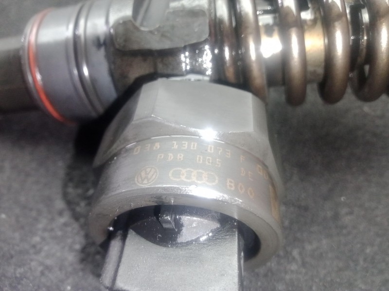 Recambio de inyector para volkswagen passat b5 (3b2) 1.9 tdi referencia OEM IAM 038130073F - 0414720007  BOSCH