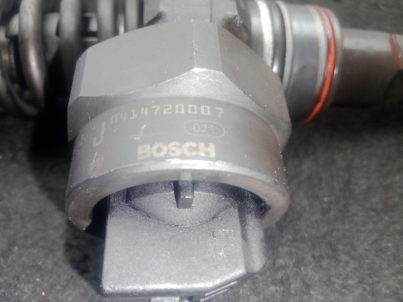 Recambio de inyector para volkswagen passat b5 (3b2) 1.9 tdi referencia OEM IAM 038130073F - 0414720007  BOSCH