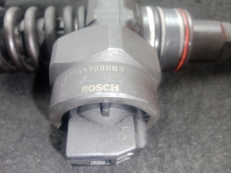 Recambio de inyector para volkswagen passat b5 (3b2) 1.9 tdi referencia OEM IAM 038130073F - 0414720007  BOSCH
