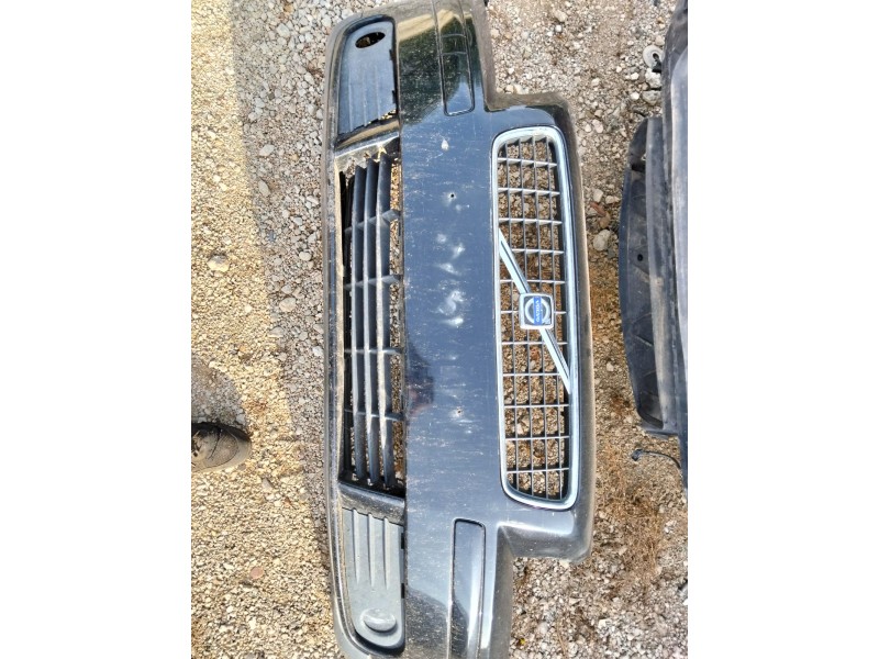 Recambio de paragolpes delantero para volvo s40 berlina 2.0 diesel cat referencia OEM IAM   