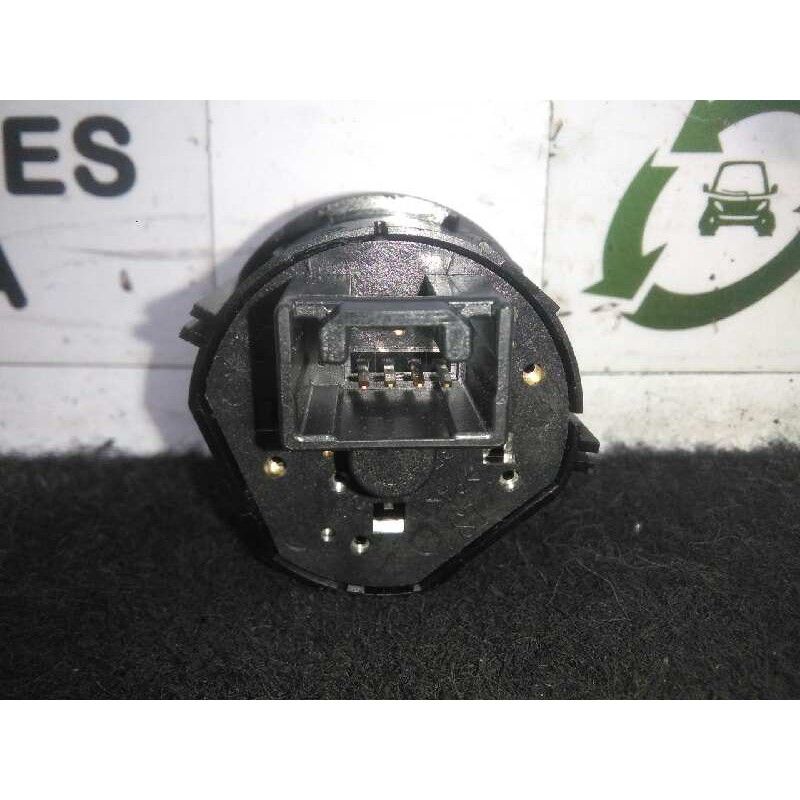 Recambio de interruptor para toyota land cruiser (j15) 3.0 turbodiesel cat referencia OEM IAM 8422360020 4.PINES CONTROL.TRACCIO