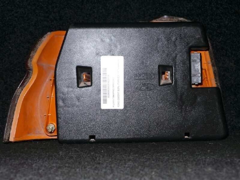 Recambio de piloto trasero derecho para ford escort berl./turnier 1.8 turbodiesel cat referencia OEM IAM  ESCORT.90 