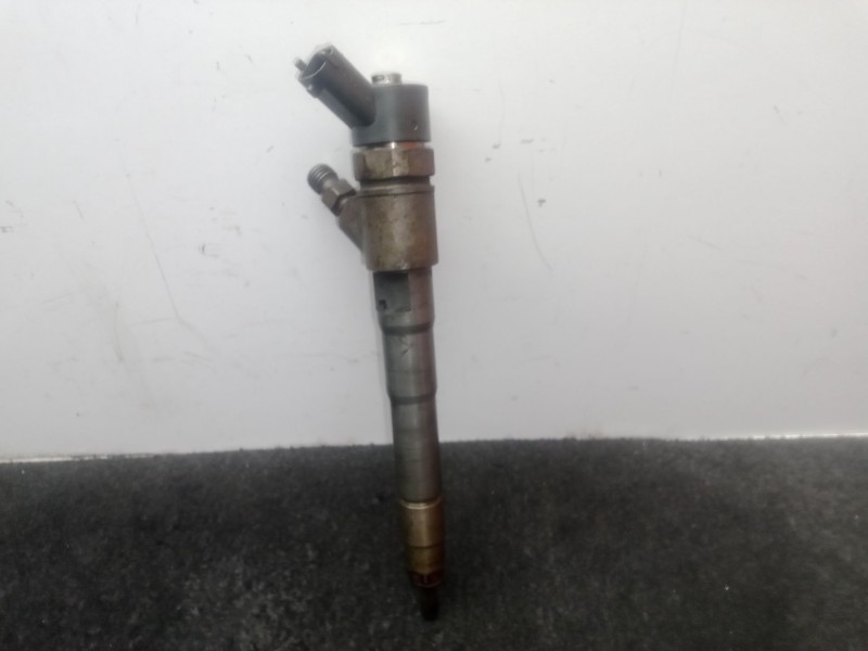 Recambio de inyector para iveco daily vi furgoneta 33s12, 35s12, 35c12 referencia OEM IAM 0445110418 - 504389548  BOSCH