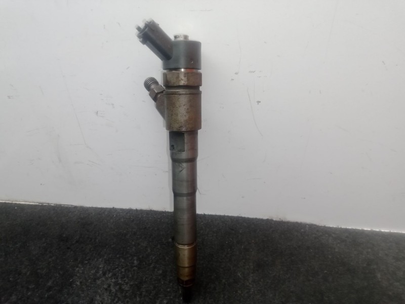 Recambio de inyector para iveco daily vi furgoneta 33s12, 35s12, 35c12 referencia OEM IAM 0445110418 - 504389548  BOSCH