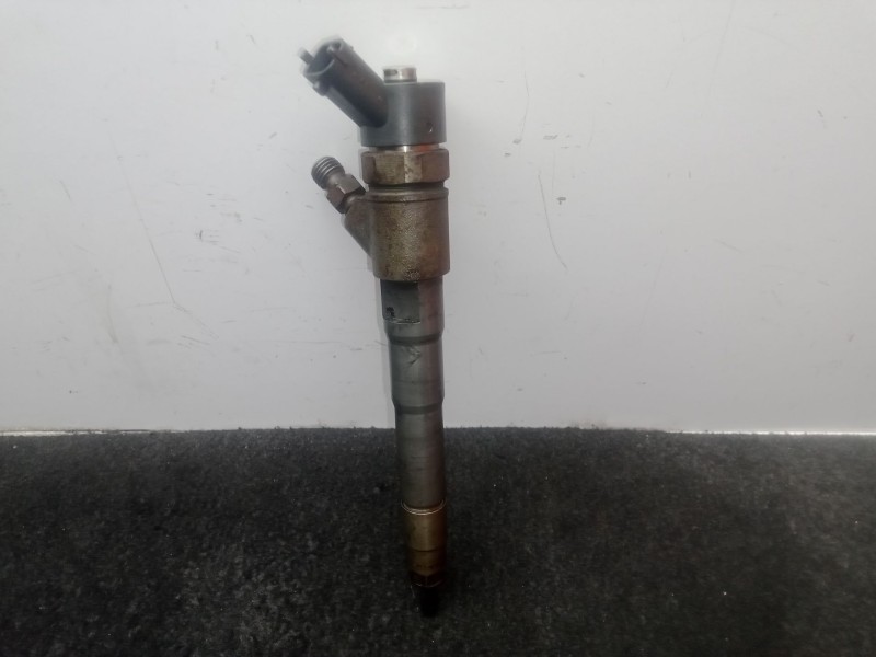 Recambio de inyector para iveco daily vi furgoneta 33s12, 35s12, 35c12 referencia OEM IAM 0445110418 - 504389548  BOSCH