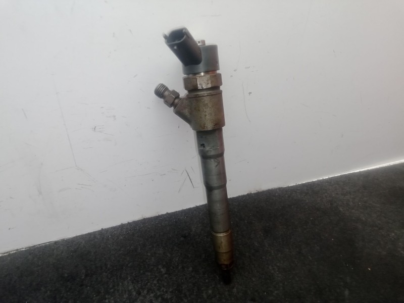 Recambio de inyector para iveco daily vi furgoneta 33s12, 35s12, 35c12 referencia OEM IAM 0445110418 - 504389548  BOSCH