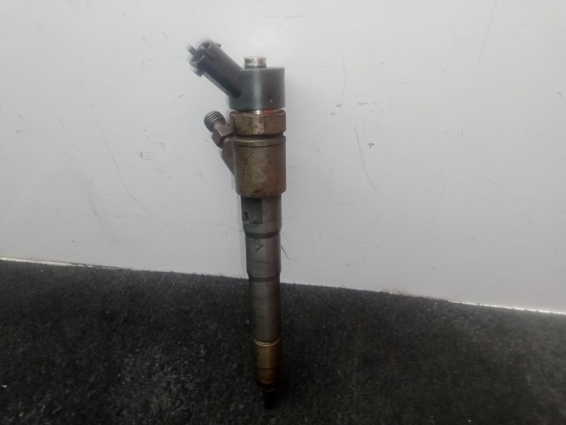 Recambio de inyector para iveco daily vi furgoneta 33s12, 35s12, 35c12 referencia OEM IAM 0445110418 - 504389548  BOSCH