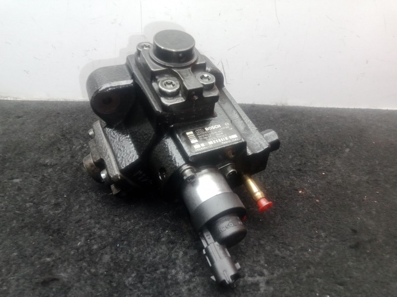 Recambio de bomba inyeccion para iveco daily vi furgoneta 33s12, 35s12, 35c12 referencia OEM IAM 0445010320 - 5801439062  BOSCH