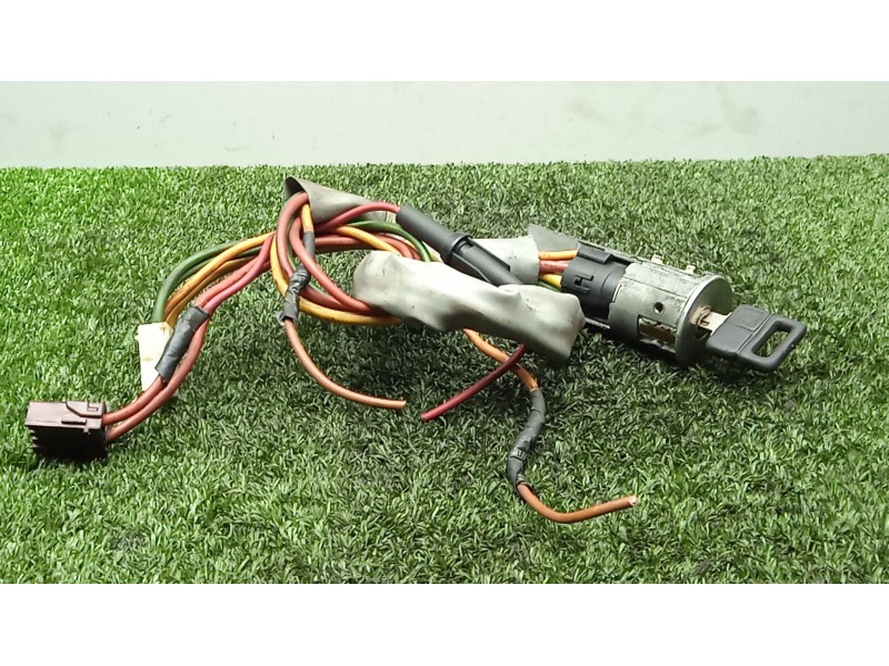 Recambio de conmutador de arranque para peugeot 205 ii (20a/c) 1.2 referencia OEM IAM SIN REFERENCIA  2.ENCHUFES