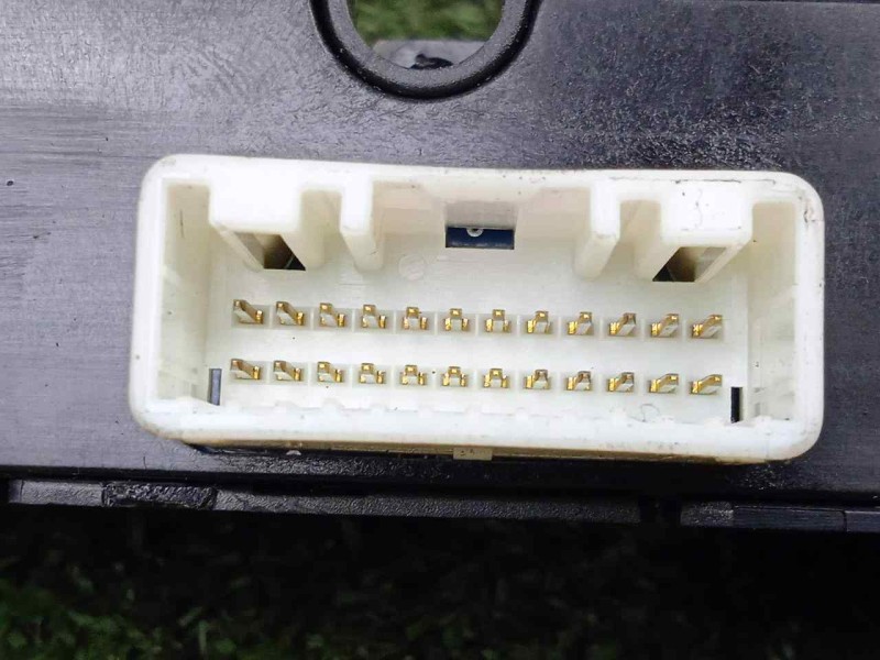 Recambio de warning para kia cee´d 1.6 crdi cat referencia OEM IAM 937001H000 - 2020063021 - 937001H010  